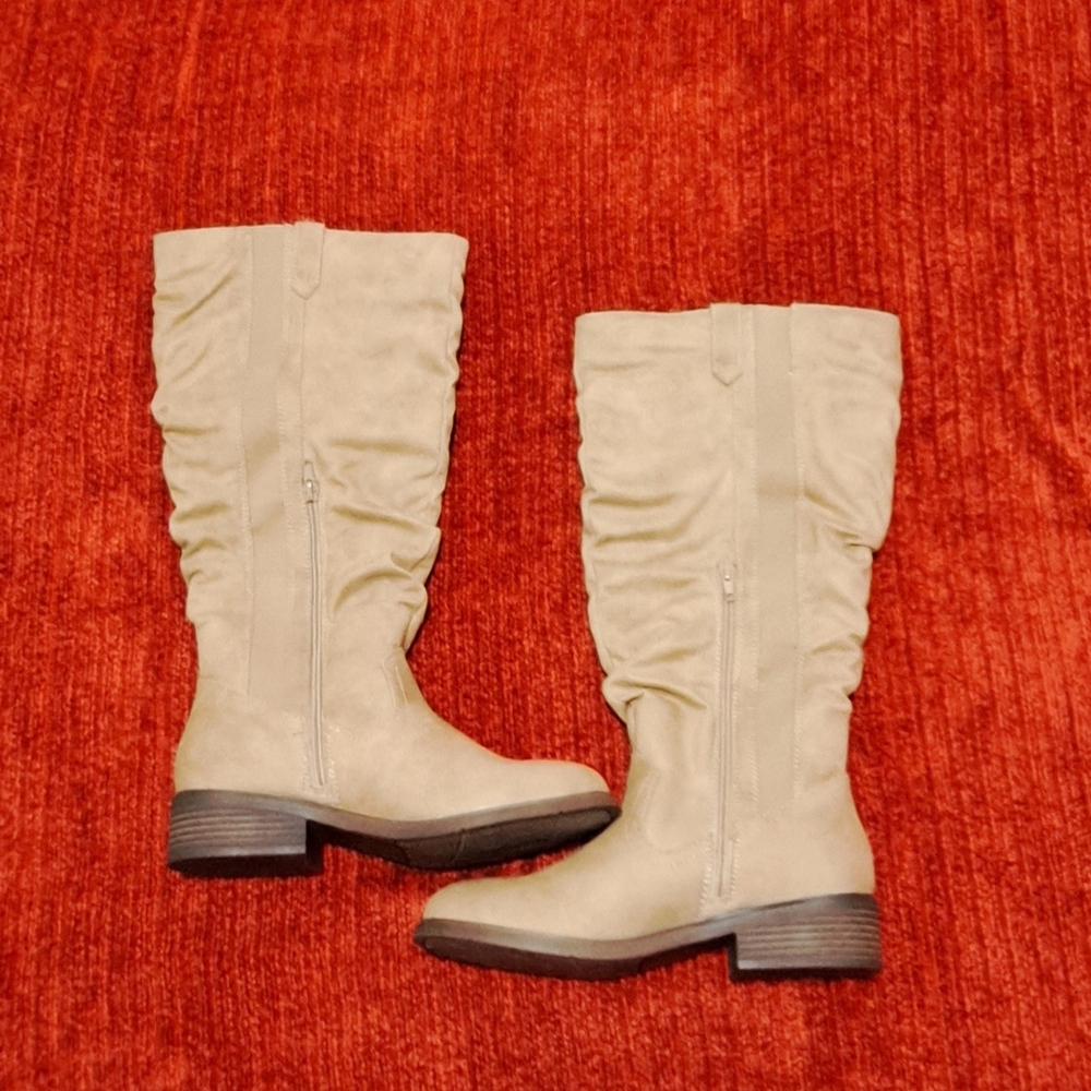 Brand New Stylish Beige Slouchy Knee-High Boots Wide Fit Size 8